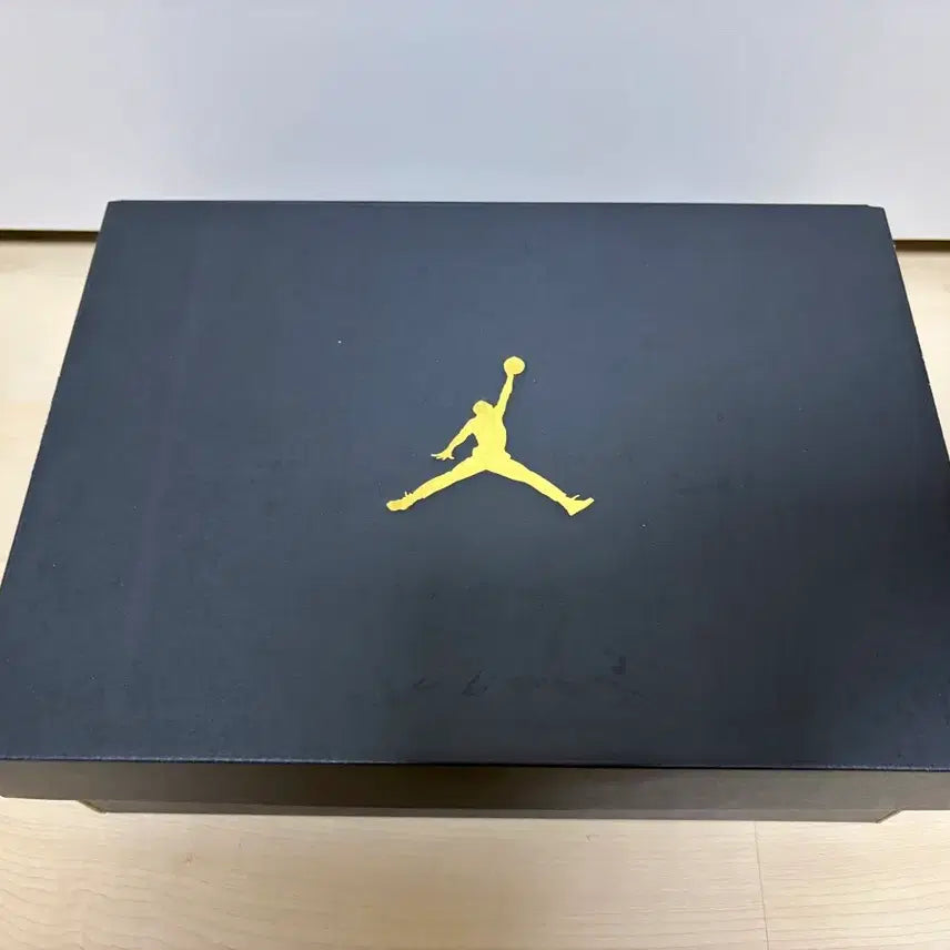 [BUNJANG] Nike Air Jordan Low 265mm Sneakers / 나이키 에어 조던 로우 265mm