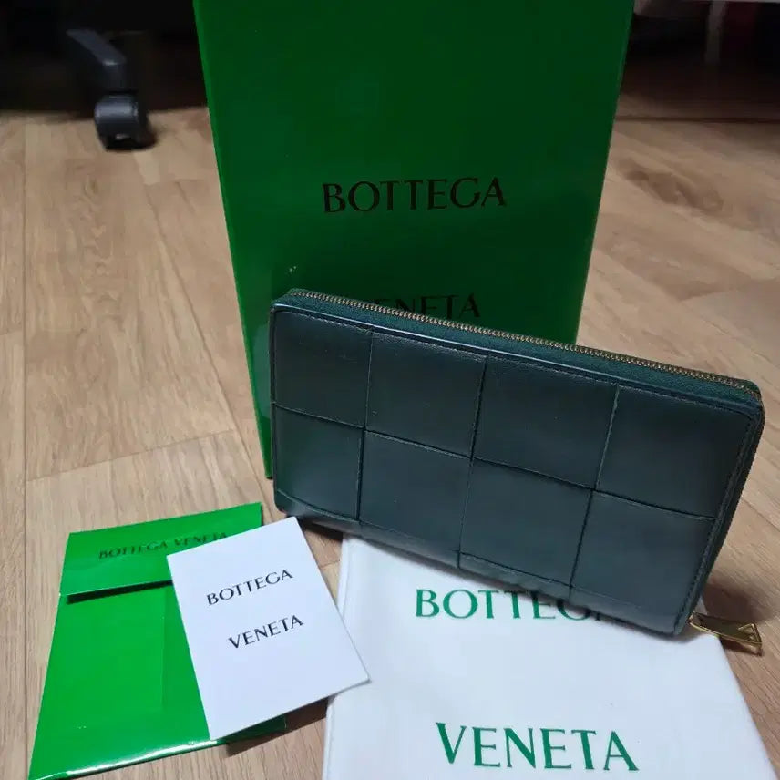 [BUNJANG] Bottega Veneta Cassette Zip Around Wallet / 보테가 베네타 카세트 지퍼 어라운드 지갑