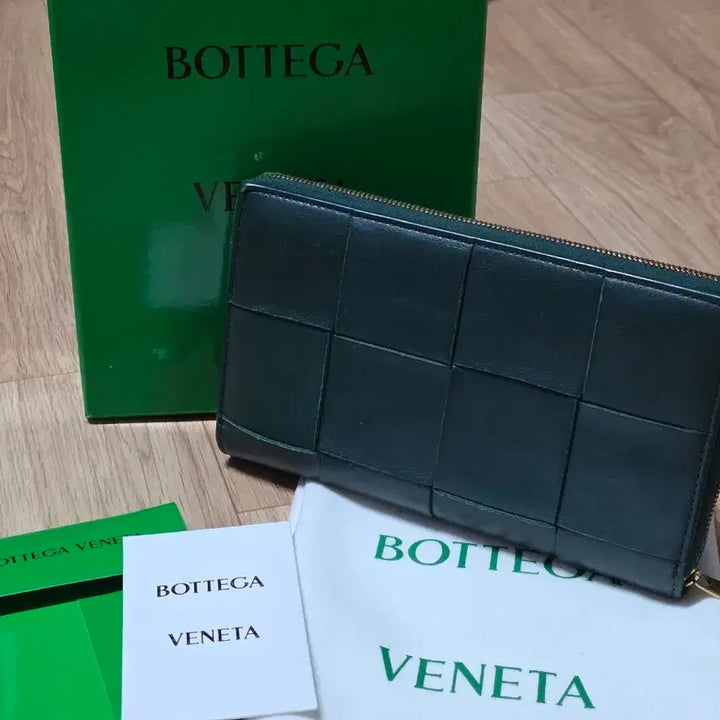 [BUNJANG] Bottega Veneta Cassette Zip Around Wallet / 보테가 베네타 카세트 지퍼 어라운드 지갑