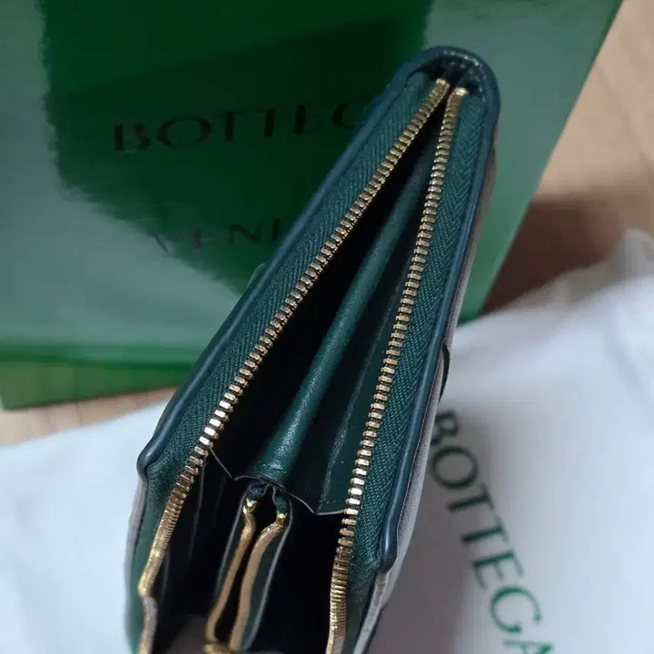 [BUNJANG] Bottega Veneta Cassette Zip Around Wallet / 보테가 베네타 카세트 지퍼 어라운드 지갑