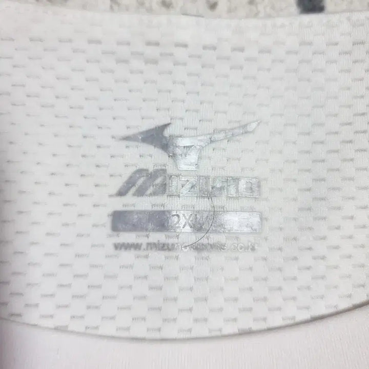 [BUNJANG] Mizuno White Small Logo Running Short Sleeve T-Shirt Size L / 미즈노 화이트 기능성  스몰로고 러닐 런닝 반팔 사이즈 L
