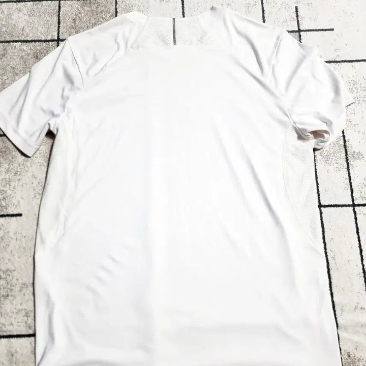 [BUNJANG] Mizuno White Small Logo Running Short Sleeve T-Shirt Size L / 미즈노 화이트 기능성  스몰로고 러닐 런닝 반팔 사이즈 L