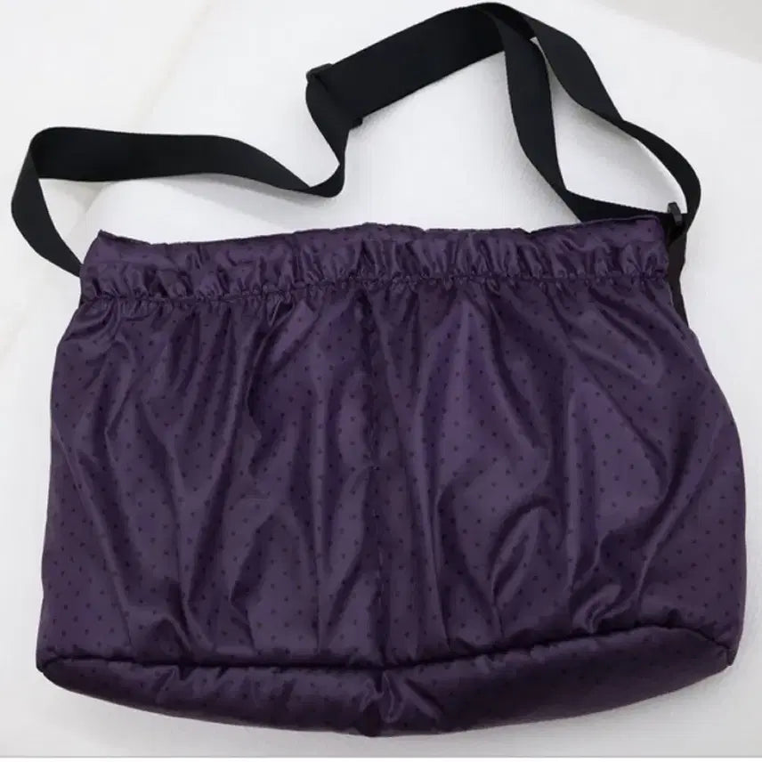 [BUNJANG] Padded Dot Shoulder Bag / 패딩 도트 숄더백 새상품