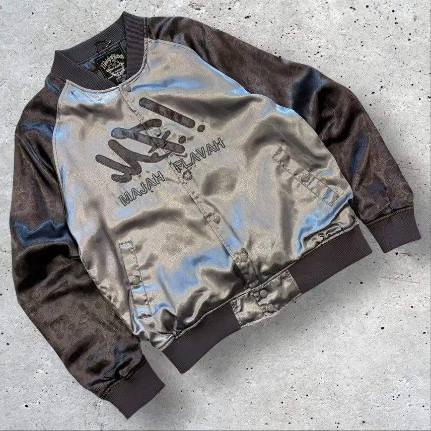 [BUNJANG] Mazaplava Embroidered Big Logo Shiny Souvenir Jacket / [100] 마자플라바 자수 빅로고 유광 스카쟌 자켓 D51