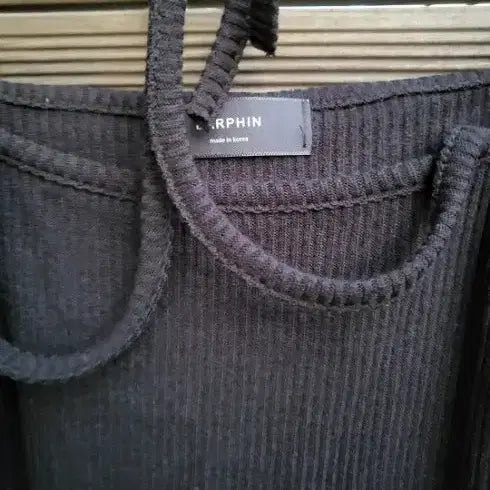 [BUNJANG] DARPHIN Off-Shoulder T-shirts / (새제품)오프숄더 티셔츠3종