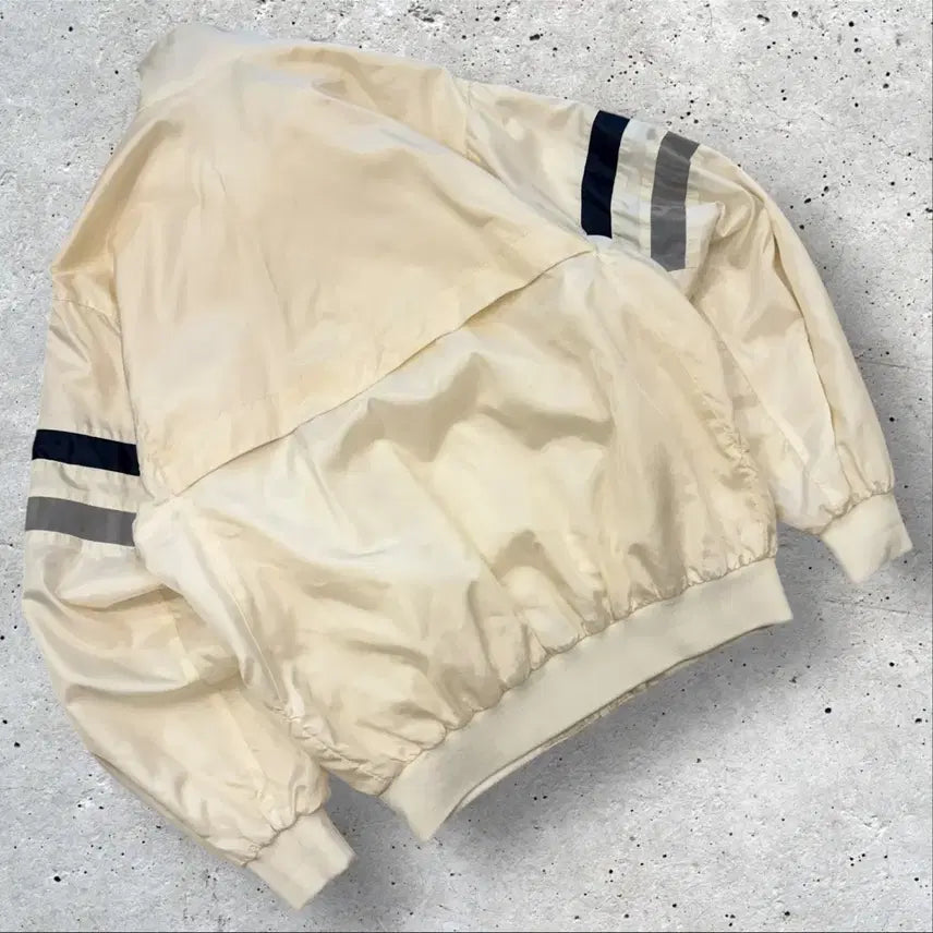 [BUNJANG] Nike Vintage Nylon Ivory Windbreaker Jacket / [L] 88s 나이키 빈티지 나일론 아이보리 바람막이 점퍼 D54