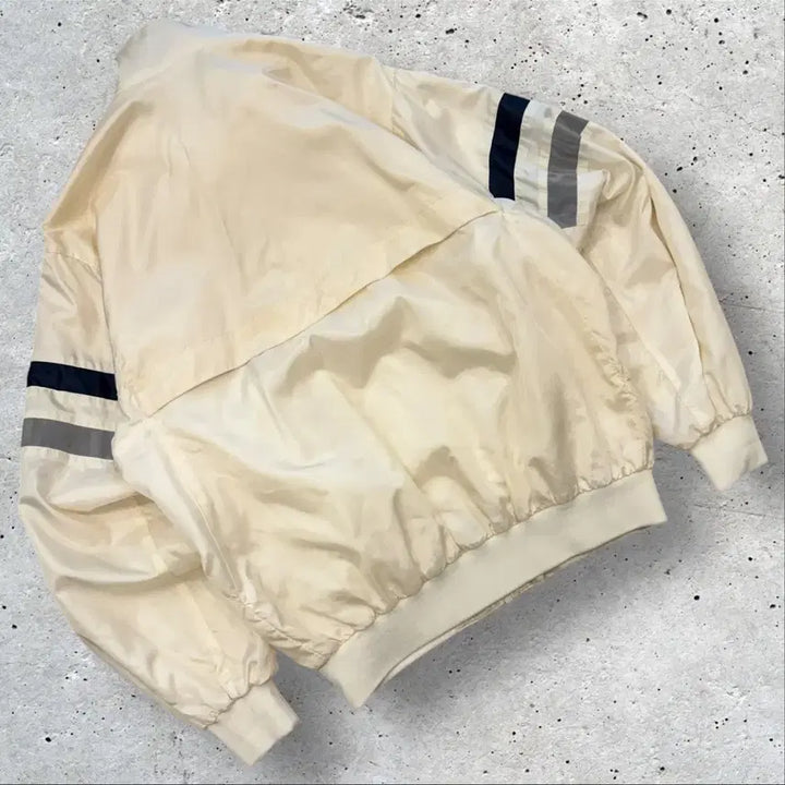 [BUNJANG] Nike Vintage Nylon Ivory Windbreaker Jacket / [L] 88s 나이키 빈티지 나일론 아이보리 바람막이 점퍼 D54