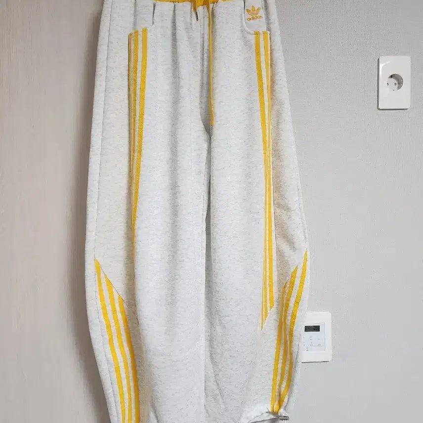 [BUNJANG] Adidas Gray/Yellow Training Pants / 아디다스 회색/노랑 트레이닝 바지