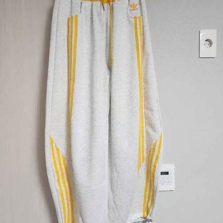 [BUNJANG] Adidas Gray/Yellow Training Pants / 아디다스 회색/노랑 트레이닝 바지