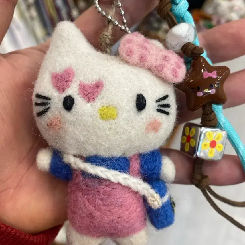 [BUNJANG] Handmade Felt Kitty Character Keychain / 펠트 키티 캐릭터 키링 핸드메이