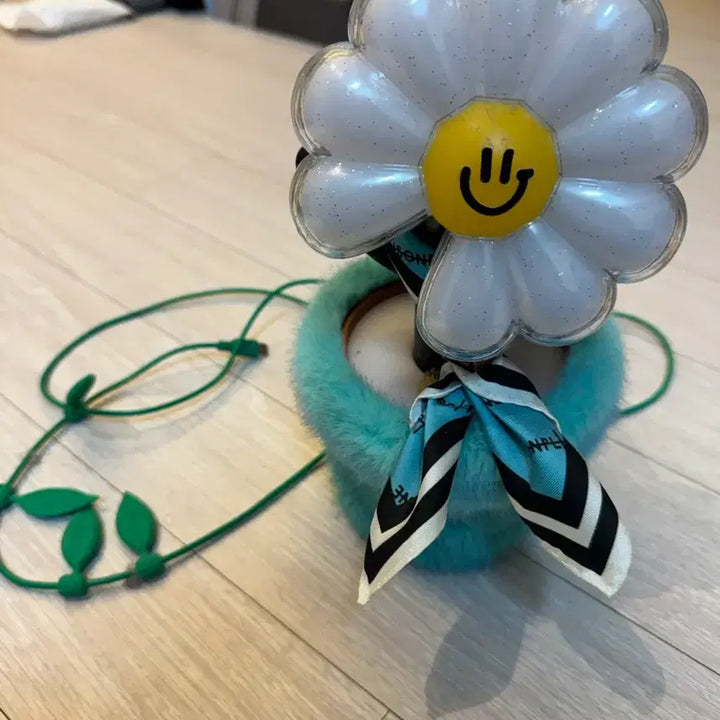 [BUNJANG] G-Dragon Weverse Shop Daisy Light Stick / 지드래곤 위버맨시 데이지 응원봉