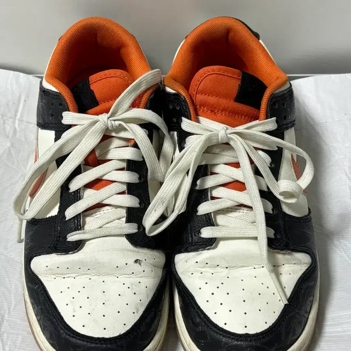 [BUNJANG] Nike Dunk Low Halloween Sneakers (255mm) / 나이키 덩크 로우 할로윈 255사이즈