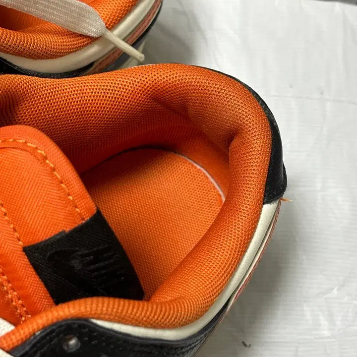 [BUNJANG] Nike Dunk Low Halloween Sneakers (255mm) / 나이키 덩크 로우 할로윈 255사이즈