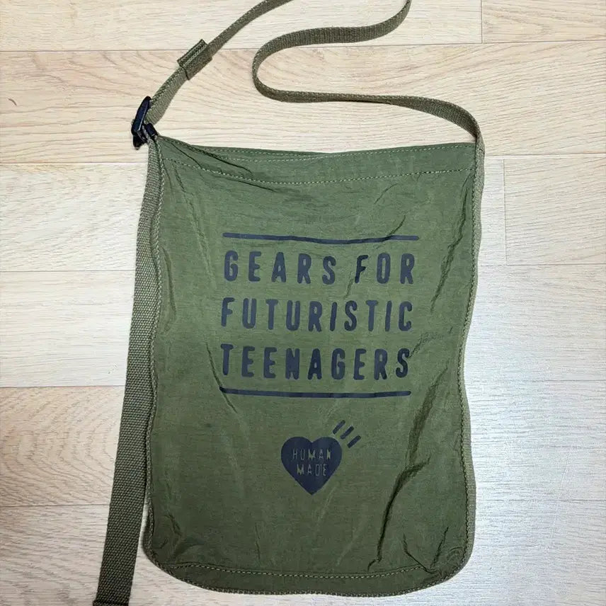 [BUNJANG] Human Made Shoulder Bag Crossbody / 휴먼메이드 숄더백 크로스백