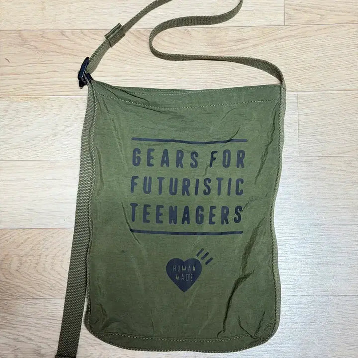 [BUNJANG] Human Made Shoulder Bag Crossbody / 휴먼메이드 숄더백 크로스백