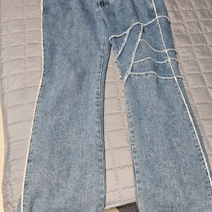 [BUNJANG] Andersson Bell Gentel Low-Cut Flare Jeans (Washed Blue) / 엔더슨벨 겐텔 로우컷 플레어 진 (WASHED BLUE)