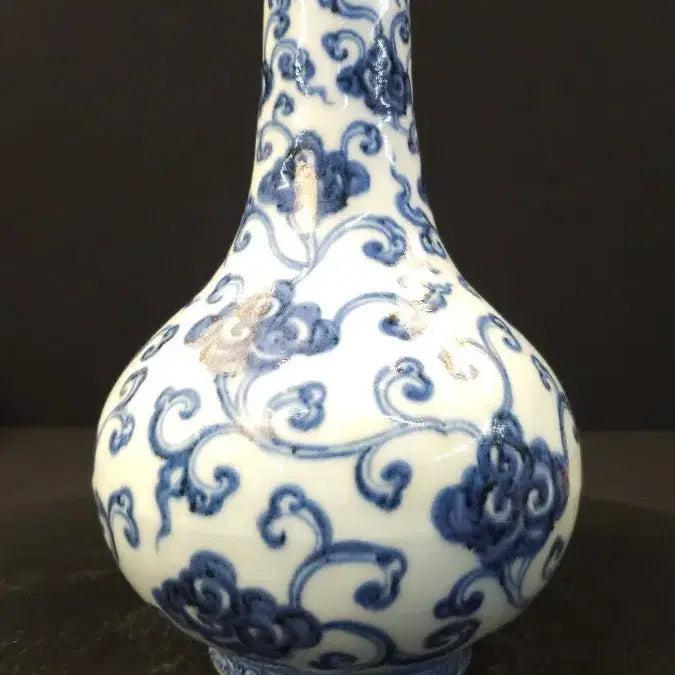 [BUNJANG] Celadon Porcelain Lotus and Arabesque Tall-Necked Vase / 260515-3 청화 연화당초문 장경병