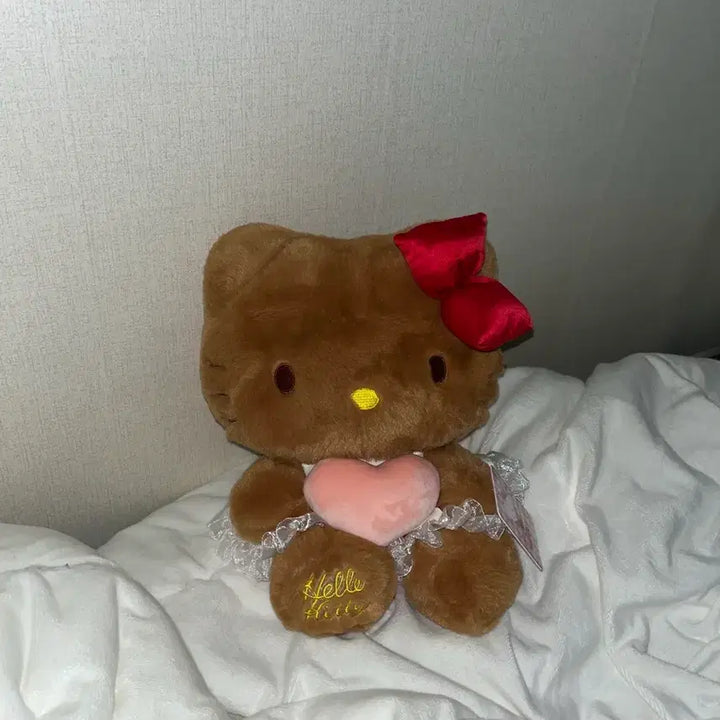 [BUNJANG] Hello Kitty Tanning Kitty Heart Doll / (새상품) 헬로키티 태닝키티 하트 인형