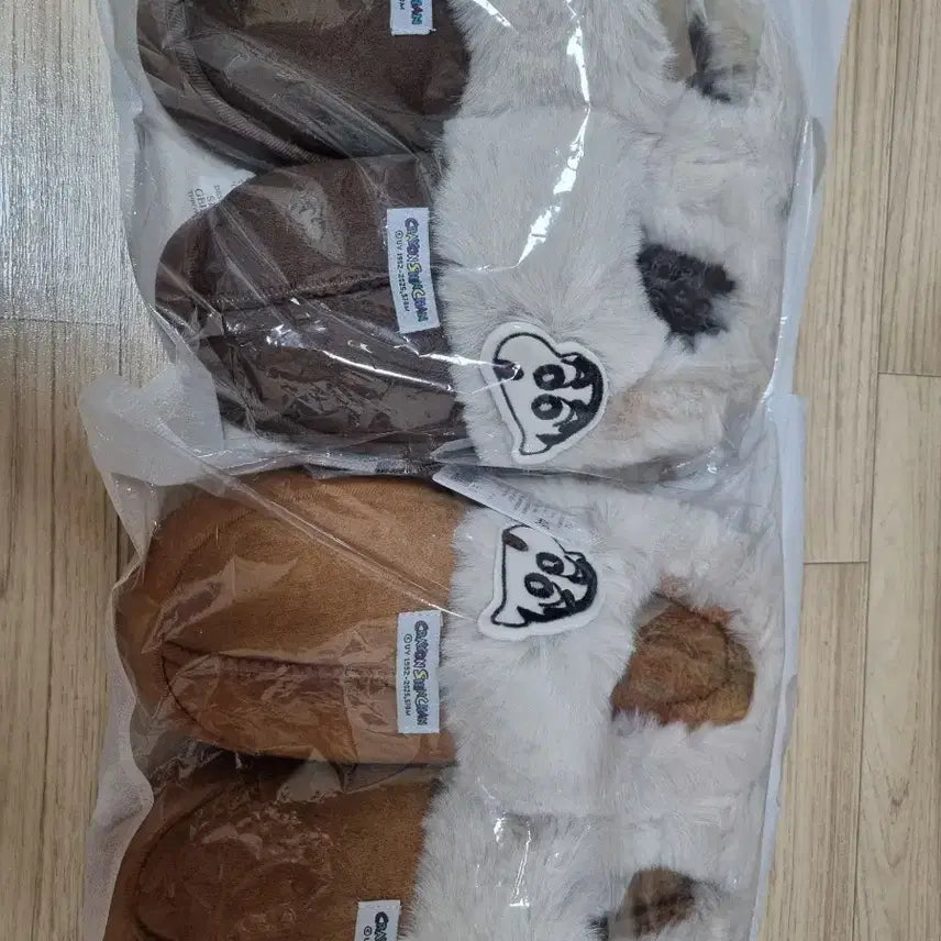 [BUNJANG] Crayon Shin-chan UGG Slippers / 크레용 신짱 어그 슬리퍼 새상품