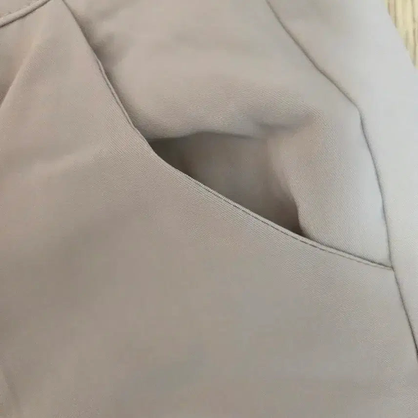 [BUNJANG] Beige Wide Slacks Trousers / 베이지색 와이드 슬랙스 바지
