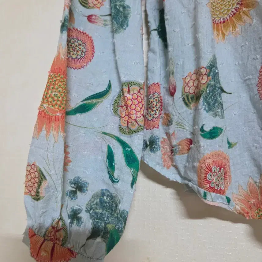 [BUNJANG] Oilily Floral Pattern Blouse / 오일릴리 플라워 패턴 블라우스 44