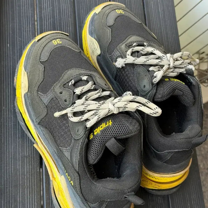 [BUNJANG] Balenciaga Triple S Black/Yellow Sneakers / [정품] 발렌시아가 트리플S 블랙/옐로우 36