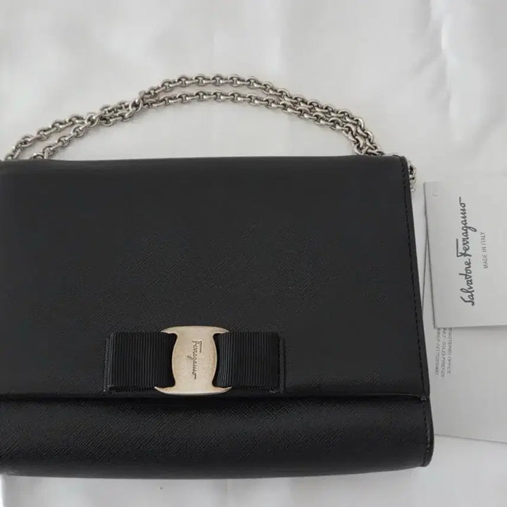 [BUNJANG] Ferragamo Ginny Mini Chain Bag / 페라가모 블랙 체인 미니백