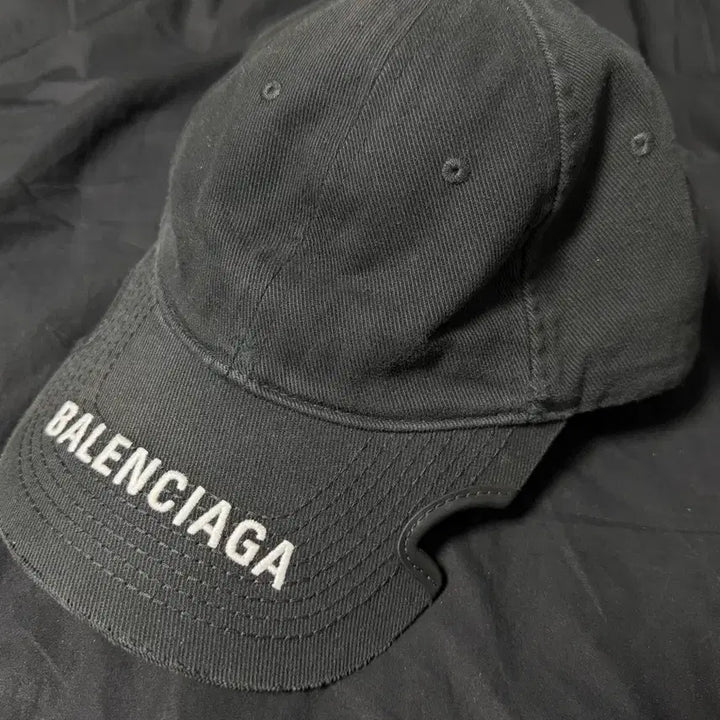[BUNJANG] Balenciaga Cutout Notch Ball Cap / 발렌시아가 컷아웃 노치 볼캡