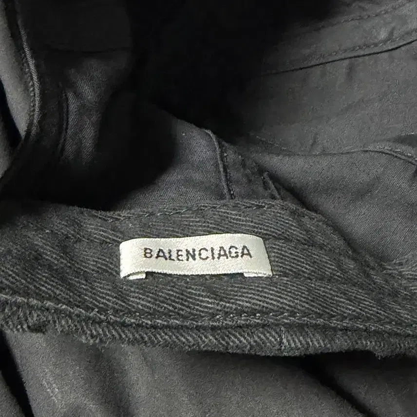 [BUNJANG] Balenciaga Cutout Notch Ball Cap / 발렌시아가 컷아웃 노치 볼캡