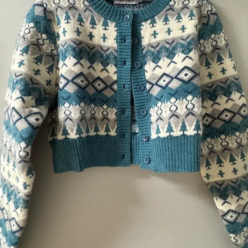[BUNJANG] Kirsh Fair Isle Crop Cardigan - Blue / 키르시 페어아일 크롭 가디건 아이브착용