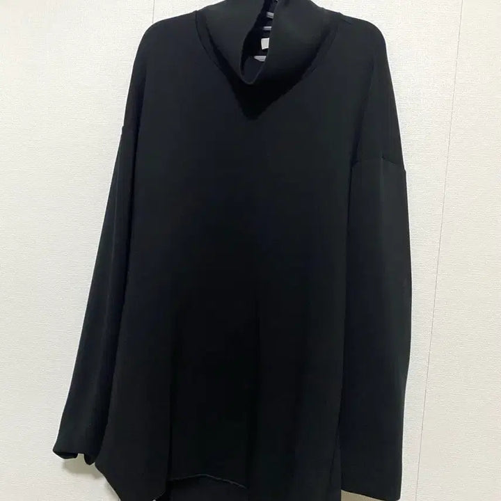 [BUNJANG] COS Oversized Neoprene Turtleneck T-shirt / 코스 오버핏 네오플랜 터툴넥 티셔츠