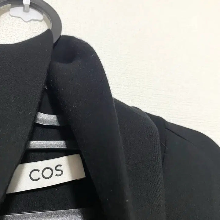 [BUNJANG] COS Oversized Neoprene Turtleneck T-shirt / 코스 오버핏 네오플랜 터툴넥 티셔츠