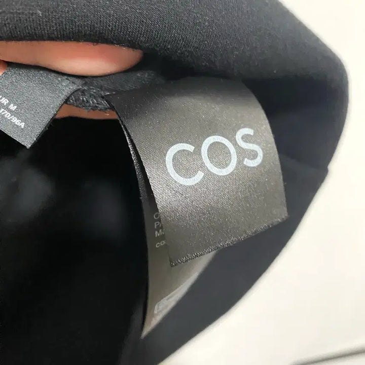 [BUNJANG] COS Oversized Neoprene Turtleneck T-shirt / 코스 오버핏 네오플랜 터툴넥 티셔츠