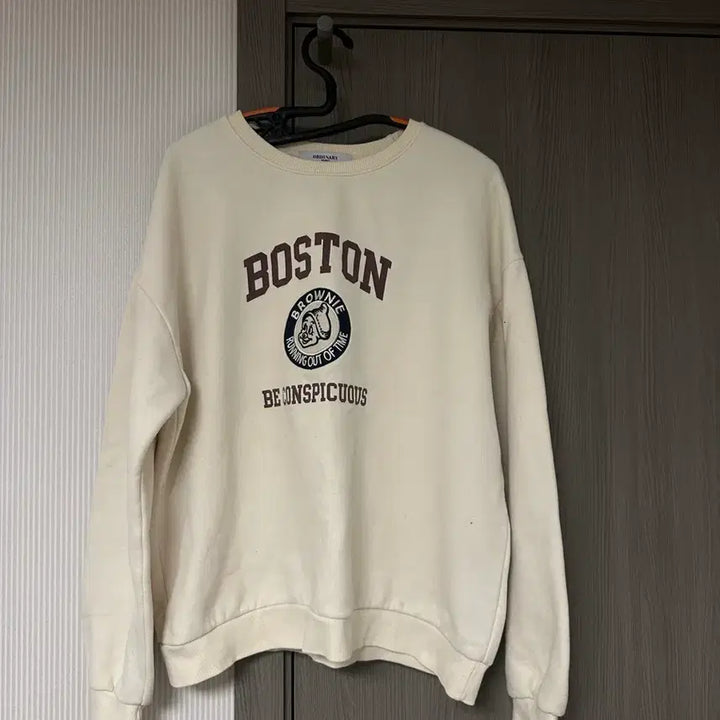 [BUNJANG] Ordinary People Ivory Boston Lettering Sweatshirt / 오디너리피플 아이보리 맨투맨 티셔츠