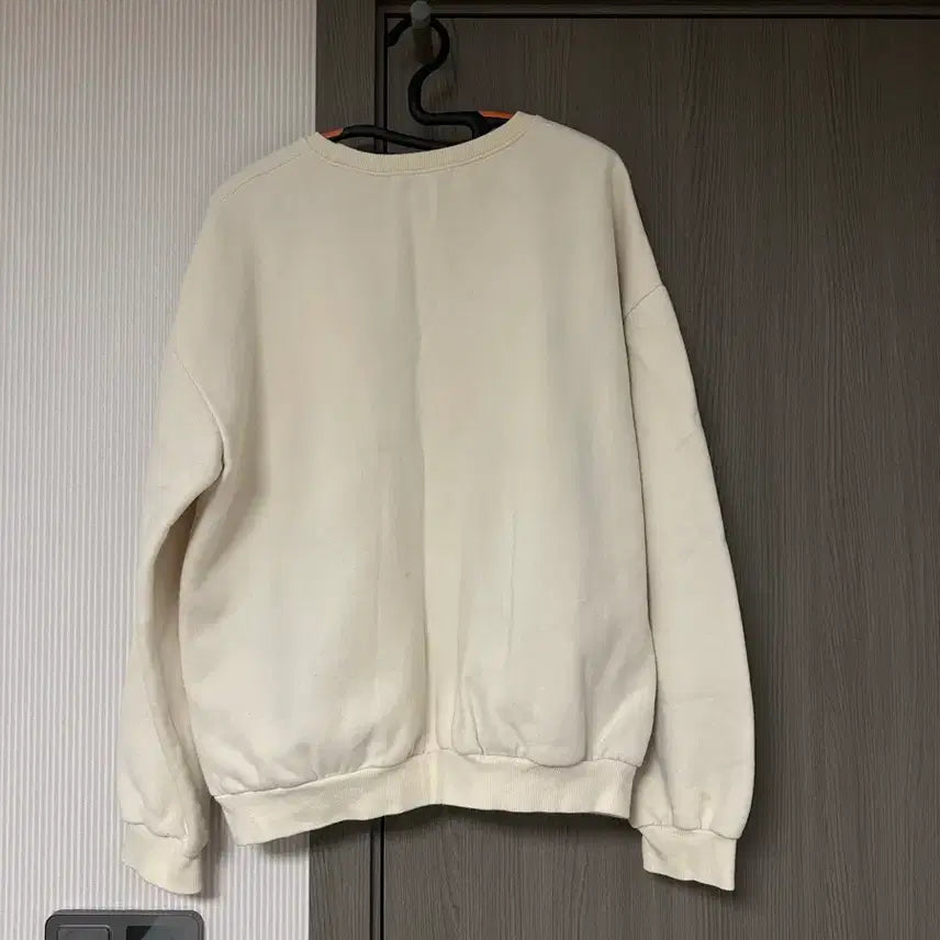 [BUNJANG] Ordinary People Ivory Boston Lettering Sweatshirt / 오디너리피플 아이보리 맨투맨 티셔츠