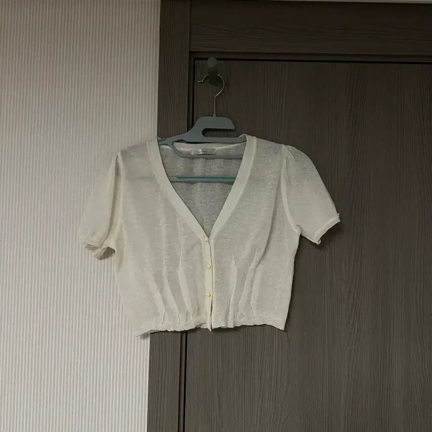 [BUNJANG] Ivory Crop Cardigan / 아이보리 크롭 가디건