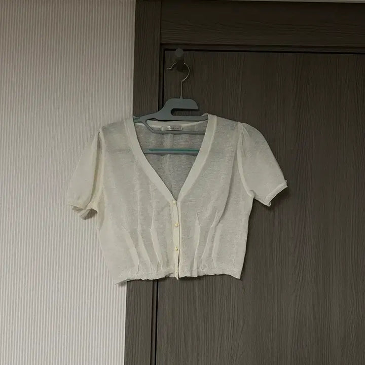 [BUNJANG] Ivory Crop Cardigan / 아이보리 크롭 가디건