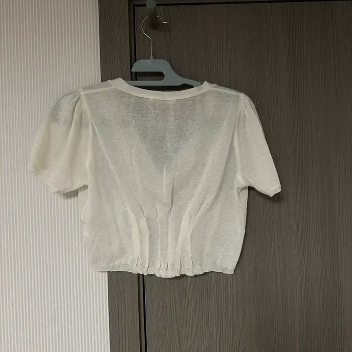 [BUNJANG] Ivory Crop Cardigan / 아이보리 크롭 가디건