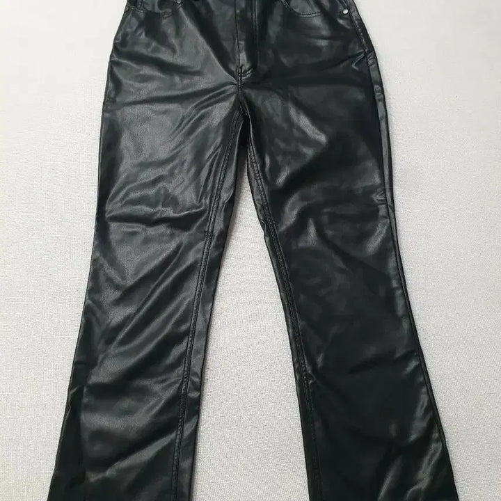 [BUNJANG] ZARA Black Leather Bootcut Pants / 자라 블랙 레더 부츠컷 팬츠 허리26