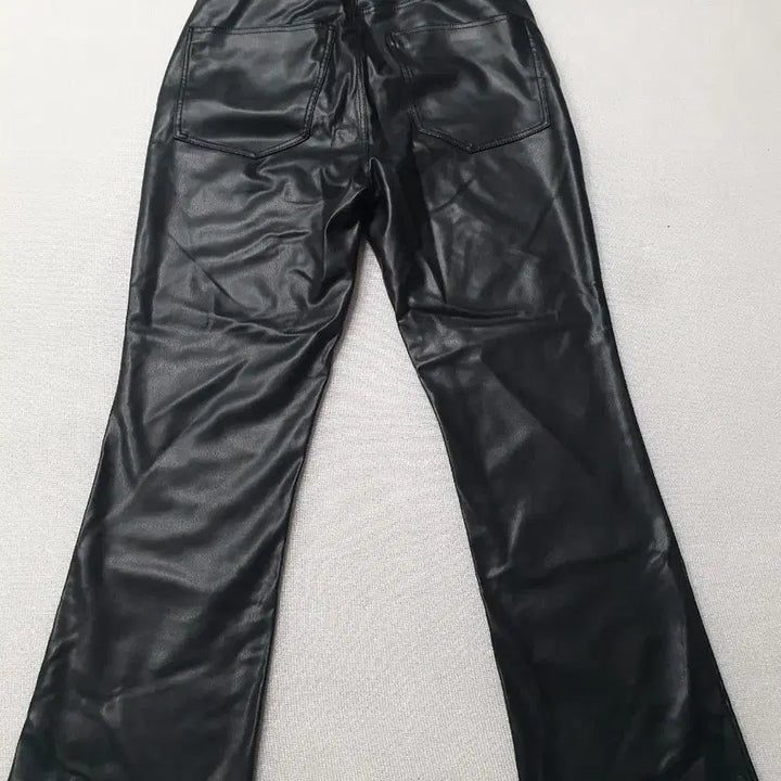 [BUNJANG] ZARA Black Leather Bootcut Pants / 자라 블랙 레더 부츠컷 팬츠 허리26