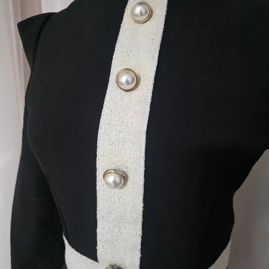 [BUNJANG] Dry Flower Black Color Block Dress / Dry Flower 브랜드의 블랙 배색 원피스