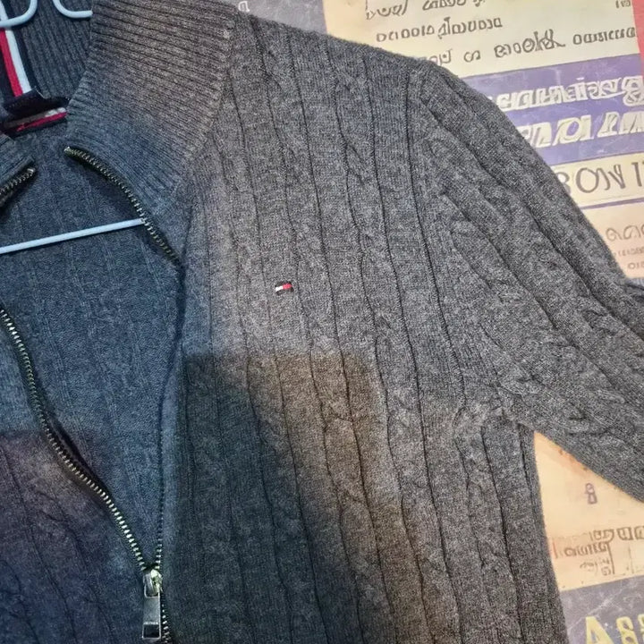 [BUNJANG] Tommy Hilfiger Gray Knit Zip-Up Cardigan / 타미힐피거 그레이 니트 집업 가디건