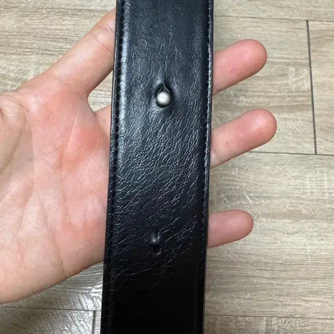 [SOLD OUT] 파인드카푸어 마크백 블랙 크로스백