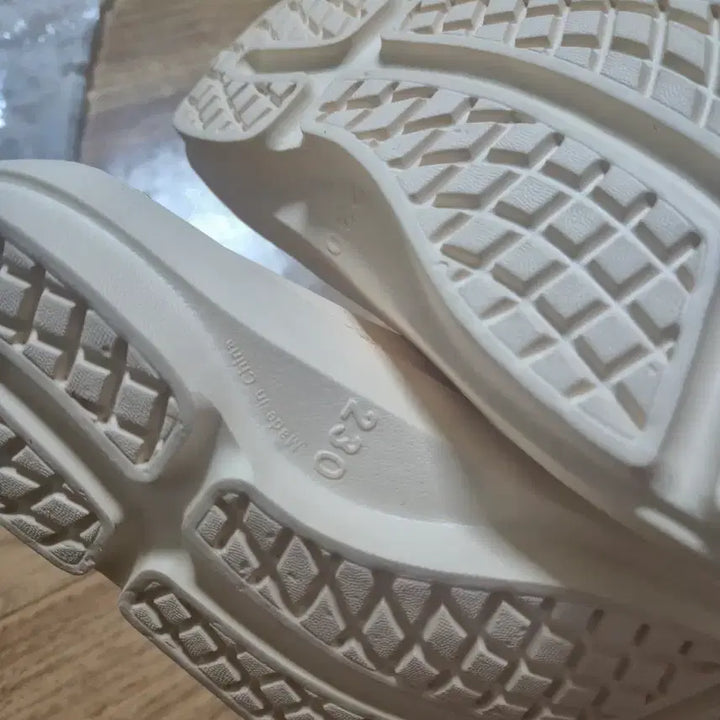 [BUNJANG] White Flip-Flop Slippers - 230 / 흰색 쪼리 슬리퍼 230