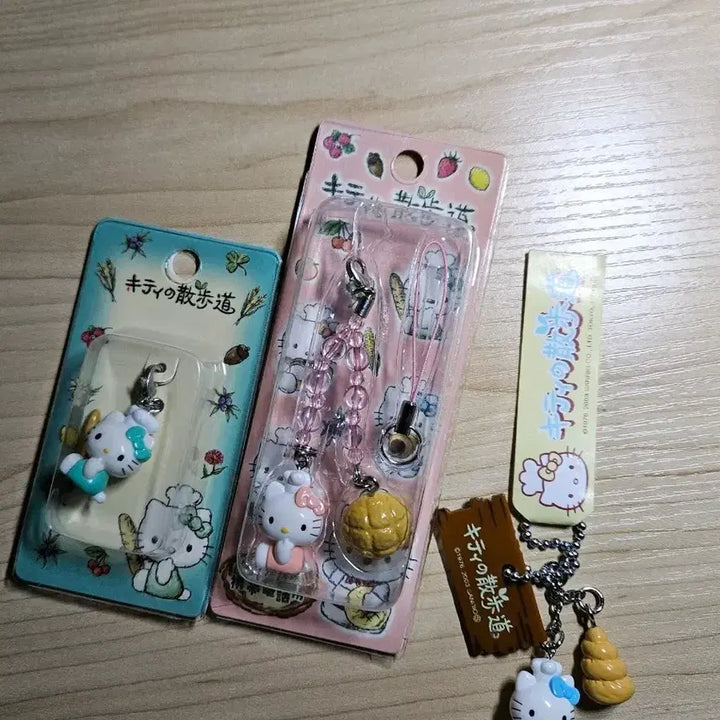 [BUNJANG] Hello Kitty Bakery Series Strap Keyring Bundle Set / 일괄) 고전 키티 산책로 바게트 메론빵 소라빵 스트랩 키링