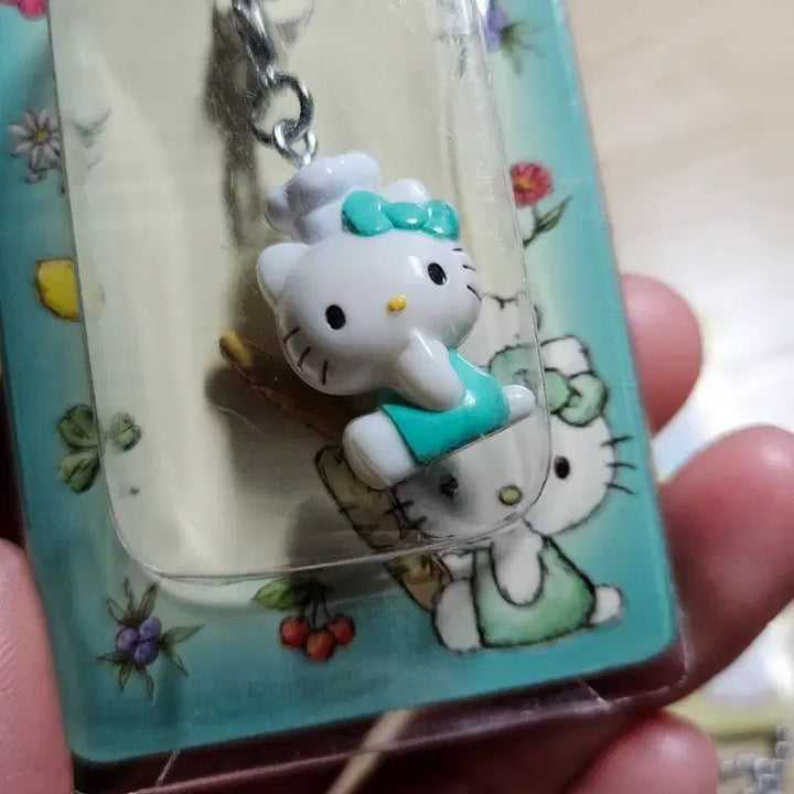 [BUNJANG] Hello Kitty Bakery Series Strap Keyring Bundle Set / 일괄) 고전 키티 산책로 바게트 메론빵 소라빵 스트랩 키링