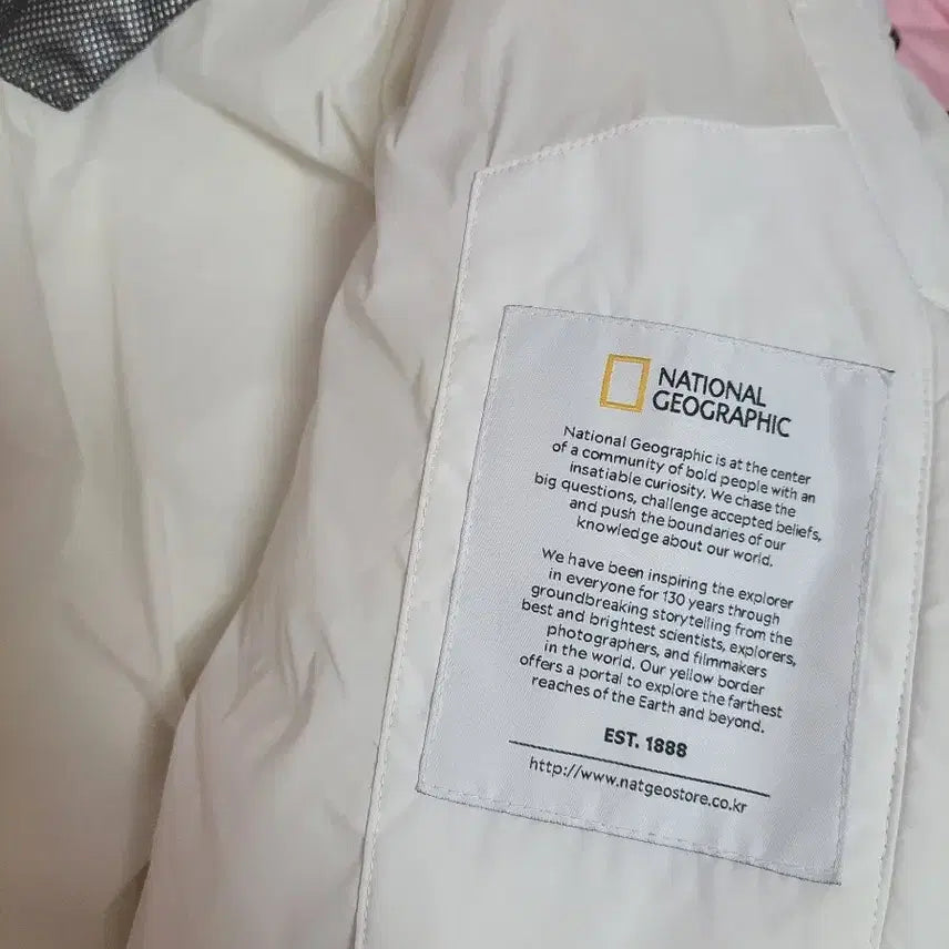 [BUNJANG] National Geographic Duck Down Short Padded Jacket / 급처상태양호!내셔널지오그래픽 오리털 다운 숏패딩 점퍼 구찌,발렌시아가느낌
