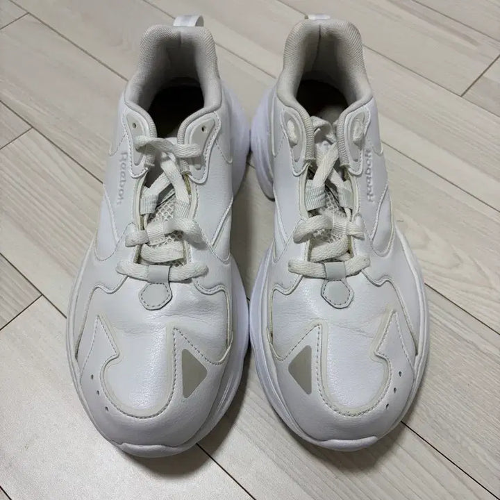 [BUNJANG] Reebok White Sneakers 265mm / 리복 흰색 운동화 265mm