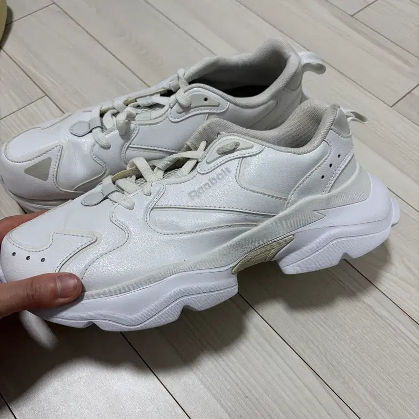 [BUNJANG] Reebok White Sneakers 265mm / 리복 흰색 운동화 265mm