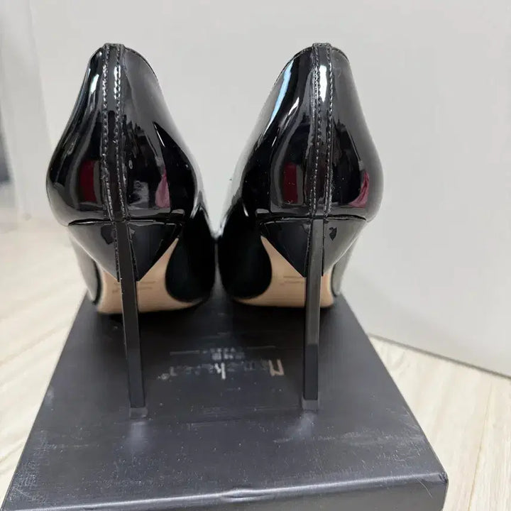 [BUNJANG] Unbranded Black Enamel Pumps 11cm Heels (Size 38) / 새상품 240 질좋은 에나멜 펌프스 힐 11cm 38